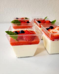 Panna cotta vanille fruits rouges